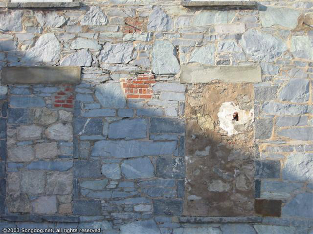 Newport Wall